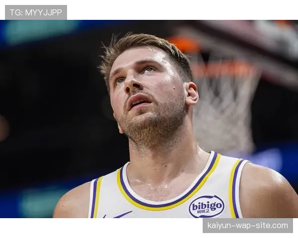 东契奇4抢断1盖帽防守提升 湖人攻防两端战术权重均集中其身